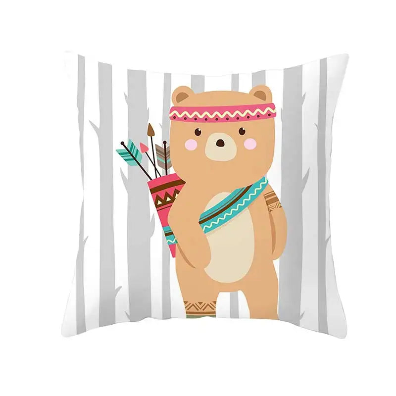 Verspielter Kissenbezug im Boho-Stil für Kinder, mit liebevollen Motiven in 45x45 cm – erhältlich in fünf kindgerechten Designs aus weichem, pflegeleichtem Stoff.